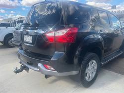 2016 ISUZU MU-X