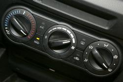2014 Mazda
                3 Neo