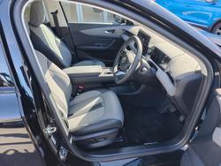 2025 MG MGS5 EV Essence 62 ZS3EM MY25 Black Pearl