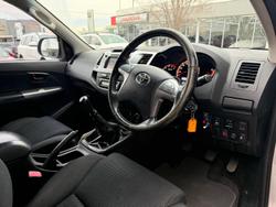 2015 Toyota Hilux SR5 KUN26R MY14 4X4 Dual Range Silver Sky