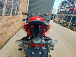 2025 DUCATI PANIGALE V2 ROAD RED