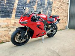2025 DUCATI PANIGALE V2 ROAD RED
