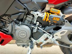 2025 DUCATI STREETFIGHTER V2 S ROAD RED