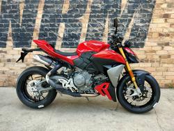 Ducati Streetfighter V2 S