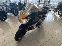 2000 Honda CBR900RR Fireblade (919) Fireblade Yellow