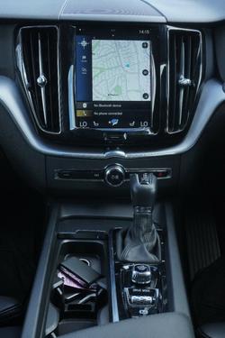 2020 Volvo
                XC60 D4 Momentum