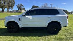 2024 Ford
Everest Platinum