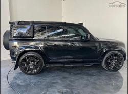 2022 Land Rover Defender 110 P525 V8 L663 MY23 AWD Santorini Black