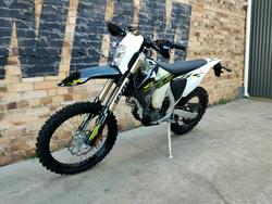 2025 TRIUMPH TF 250-E ENDURO BLACK