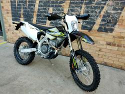 2025 TRIUMPH TF 250-E ENDURO BLACK