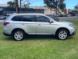 2019 Mitsubishi
                Outlander ES