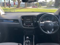 2019 Mitsubishi
                Outlander ES