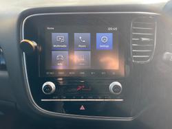 2019 Mitsubishi
                Outlander ES