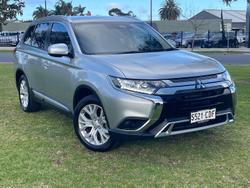 2019 Mitsubishi
                Outlander ES