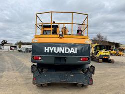2018 Hyundai
Robex 140-W9 Wheeled Excavator