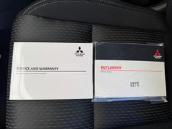 2024 Mitsubishi
                Outlander ES