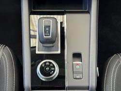 2024 Mitsubishi
                Outlander ES