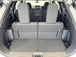 2024 Mitsubishi
                Outlander ES