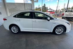 2022 Toyota
Corolla Ascent Sport Hybrid