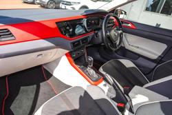 2018 Volkswagen Polo beats AW MY18 Flash Red