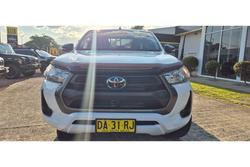 2021 Toyota
Hilux SR