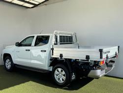 2025 Mitsubishi
Triton GLX+