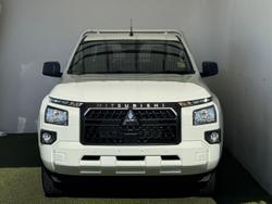 2025 Mitsubishi
Triton GLX+