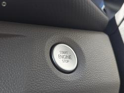 2025 Volkswagen Multivan TDI360 Life