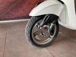 2024 Vespa Primavera 50 4T Primavera White