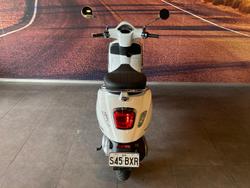 2024 Vespa Primavera 50 4T Primavera White