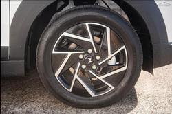 2025 Mahindra XUV3XO AX7L