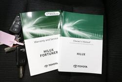 2025 Toyota
                Hilux SR