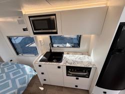 2025 New Age Caravans Manta Ray Mr16 Adventurer