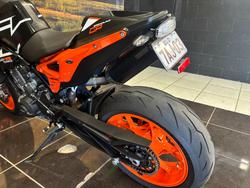 2022 Ktm 890 DUKE R BLACK