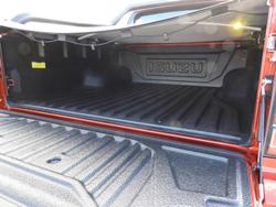 2025 Isuzu
                D-MAX BLADE