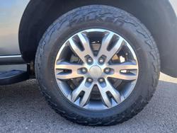 2017 Ford
Everest Trend