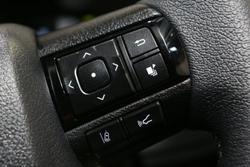 2025 Toyota Hilux SR5 48V