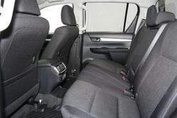 2025 Toyota Hilux SR5 48V