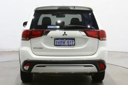 2020 Mitsubishi
Outlander LS