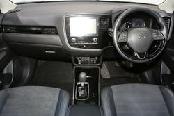 2020 Mitsubishi
Outlander LS