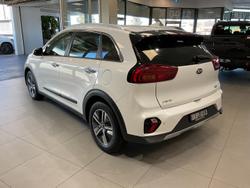 2021 Kia Niro Hybrid S