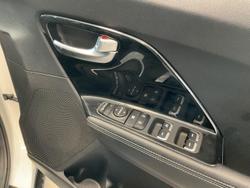 2021 Kia Niro Hybrid S