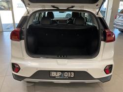 2021 Kia Niro Hybrid S