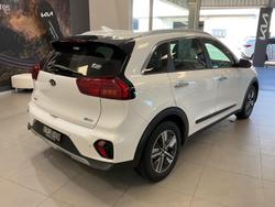 2021 Kia Niro Hybrid S