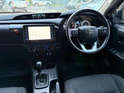 2022 Toyota
Hilux SR