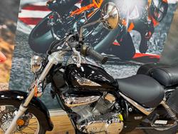2010 Suzuki VL250 (LC250 INTRUDER) Black