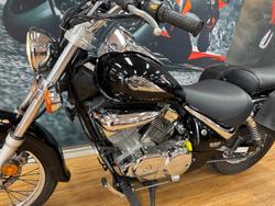 2010 Suzuki VL250 (LC250 INTRUDER) Black