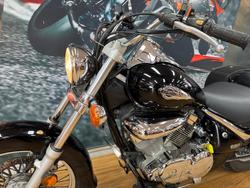 2010 Suzuki VL250 (LC250 INTRUDER) Black