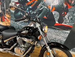 2010 Suzuki VL250 (LC250 INTRUDER) Black