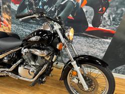 2010 Suzuki VL250 (LC250 INTRUDER) Black